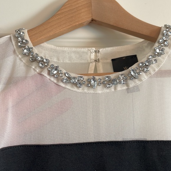 NWT dressy tank top with gorgeous rhinestone detail. Size medium - Picture 2 of 5